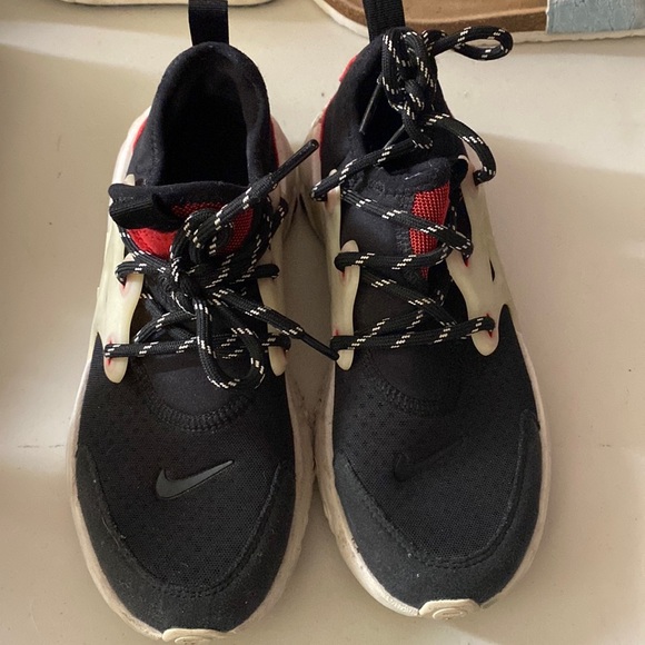 Copy- Nike react presto black phantom youth size 2 - Picture 1 of 7